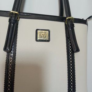 ANN KLEIN, BLACK AND WHITE, HARD BOTTOM